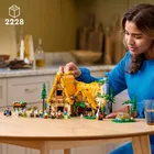 LEGO Klocki Disney Classic 43242 Chatka Królewny Śnieżki i siedmiu krasnoludków