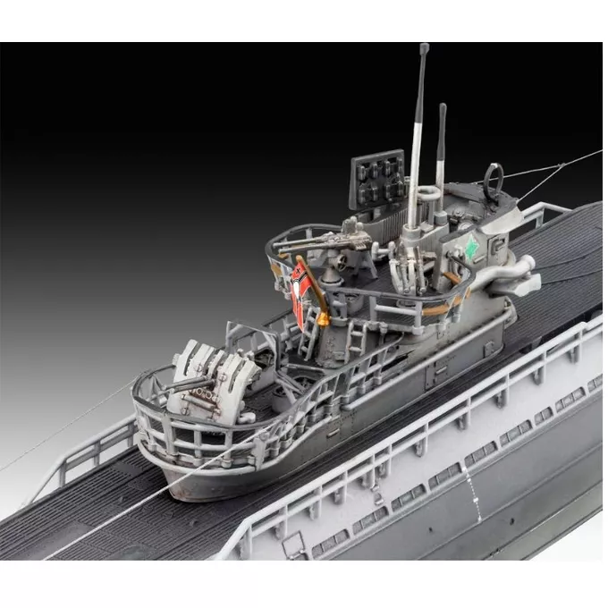 Revell Model plastikowy German Submarine T.IX C/40 1/144