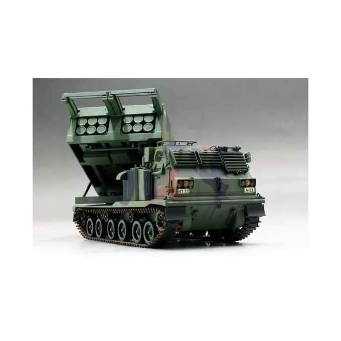 Trumpeter M270/A1 Multiple Launch Rocket System